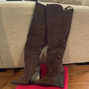 BROWN SUEDE KNEE-HIGH WEDGE BOOTS US Women’s size 6